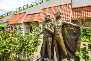 宝塚歌劇団です